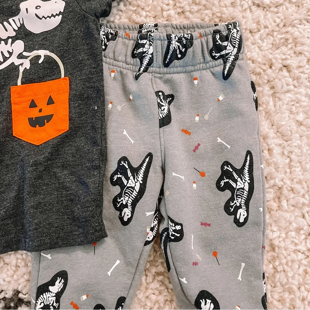 Cat & Jack Halloween Set - 12m - Picture 3 of 4